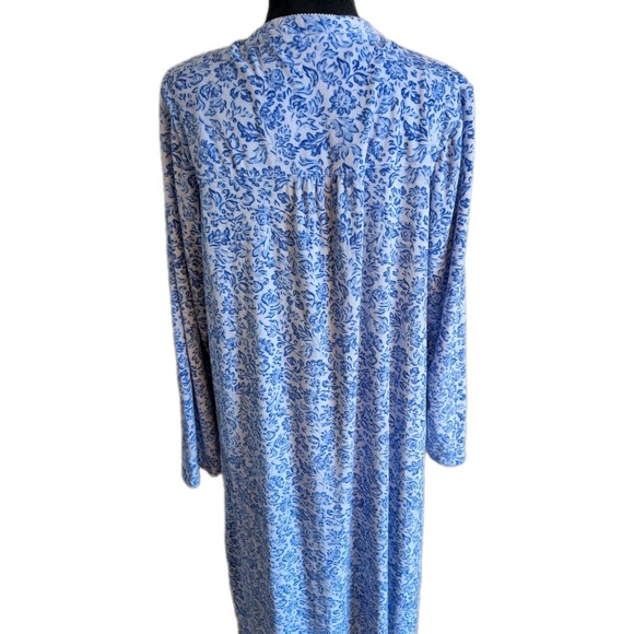 Aria Collections Long Sleeve Velour Nite Gown Sz L Blue White Floral Pockets EUC - Picture 3 of 7